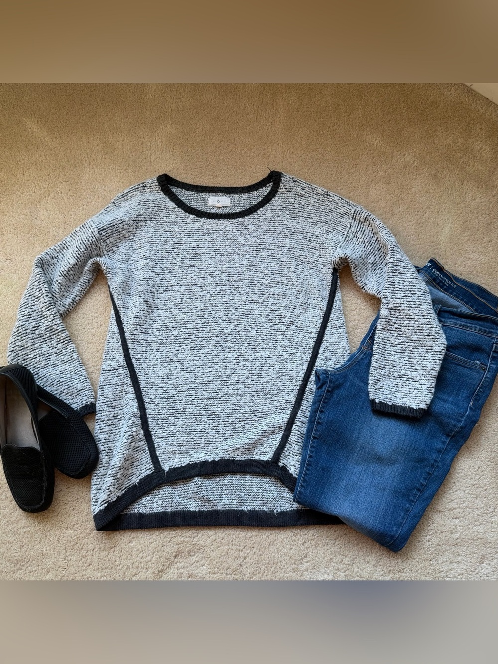 Lou & Grey Women's Gray & Black Boucle Crewneck  Sweater - Size M - VGUC